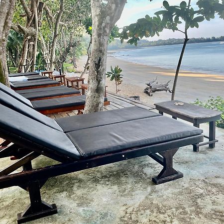 Starlight Beach Resort Koh Phayam Bagian luar foto