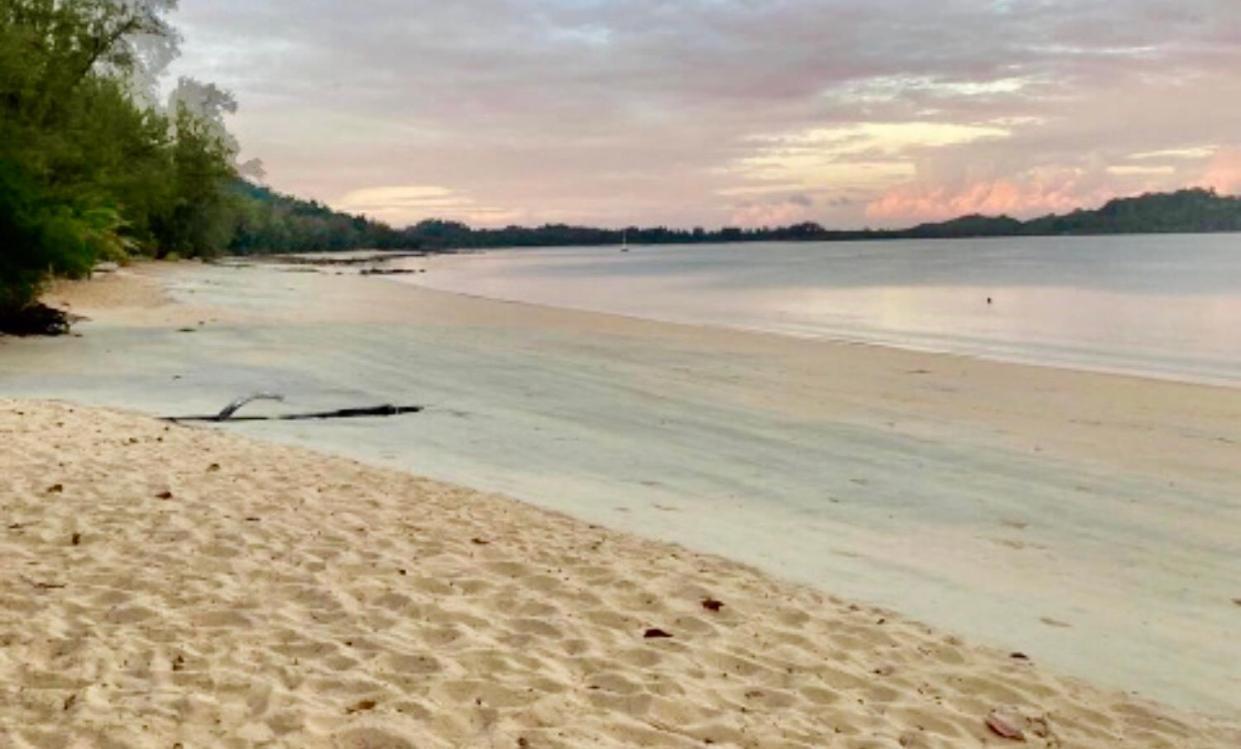 Starlight Beach Resort Koh Phayam Bagian luar foto