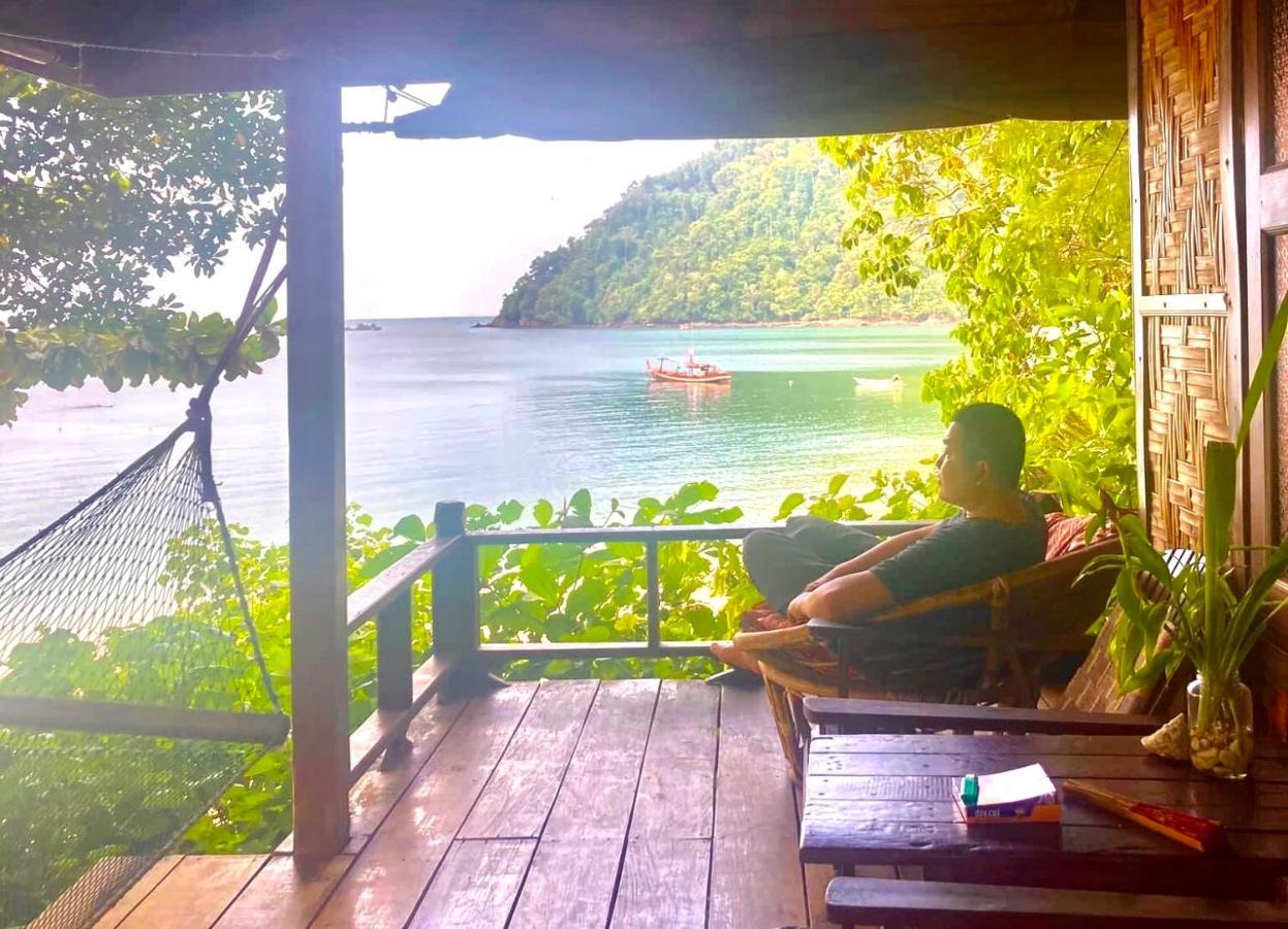 Starlight Beach Resort Koh Phayam Bagian luar foto