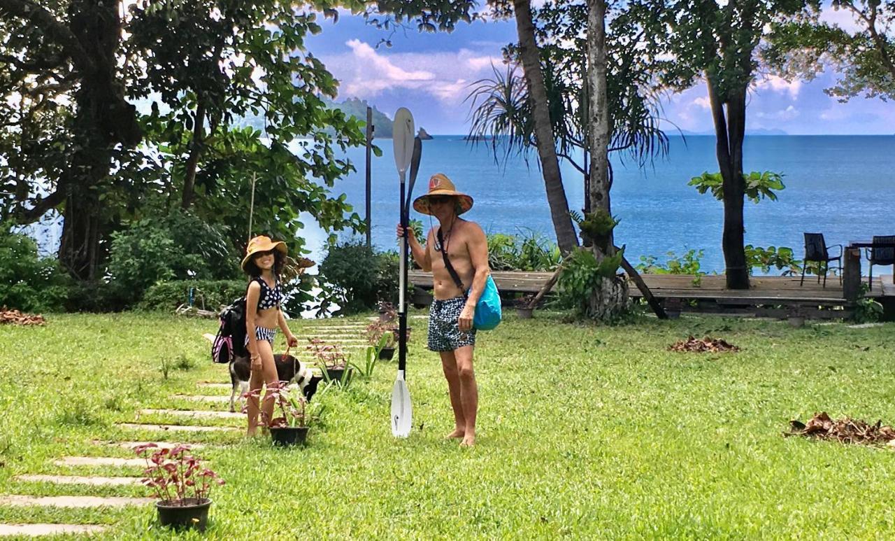 Starlight Beach Resort Koh Phayam Bagian luar foto