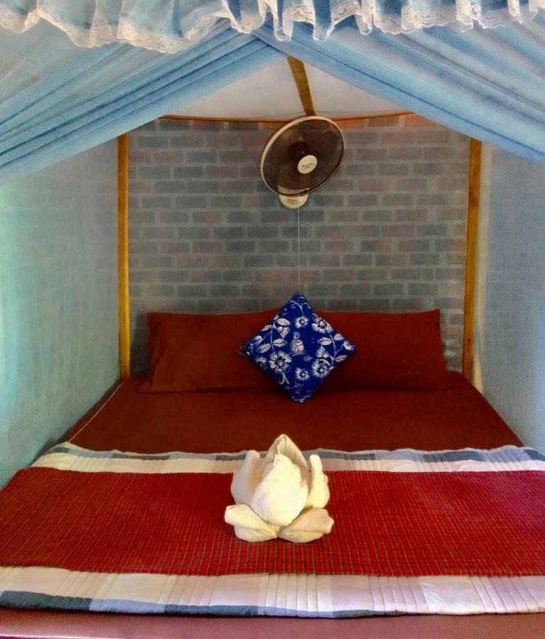 Starlight Beach Resort Koh Phayam Bagian luar foto