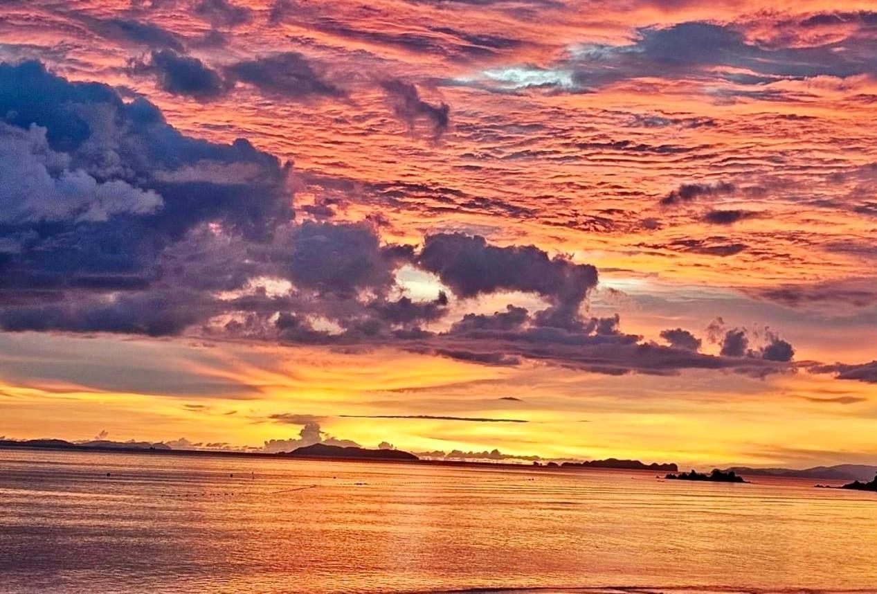 Starlight Beach Resort Koh Phayam Bagian luar foto