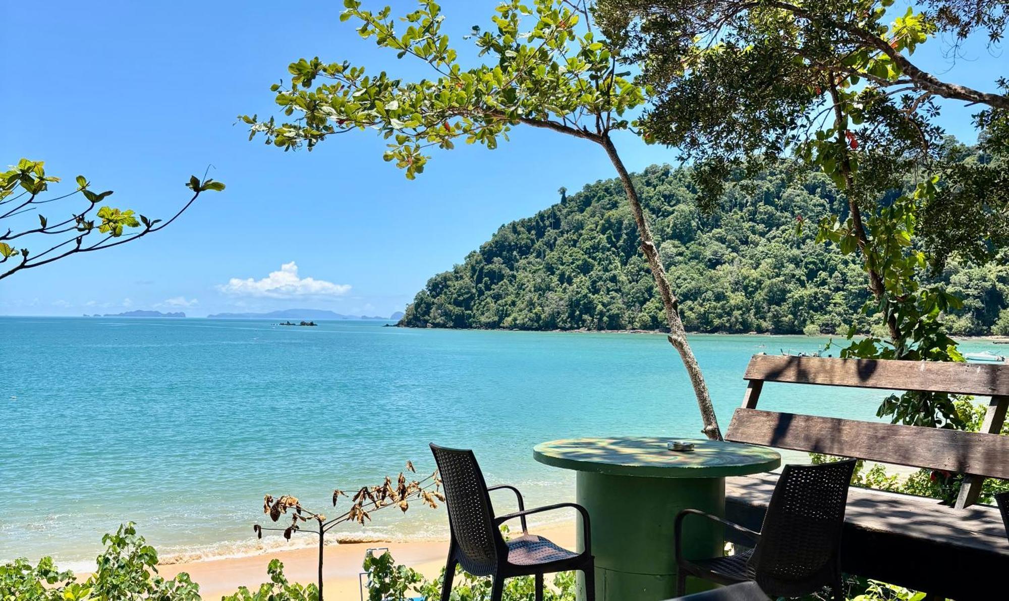 Starlight Beach Resort Koh Phayam Bagian luar foto