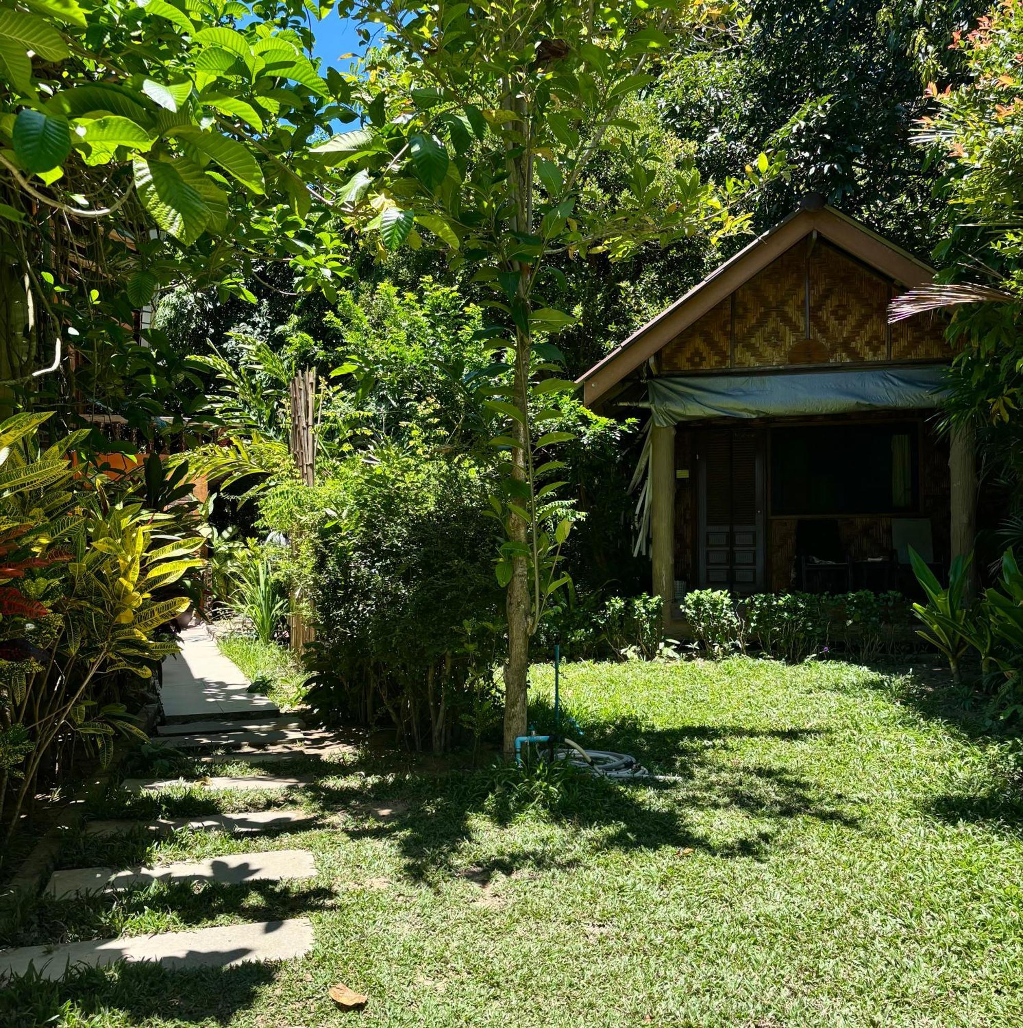 Starlight Beach Resort Koh Phayam Bagian luar foto