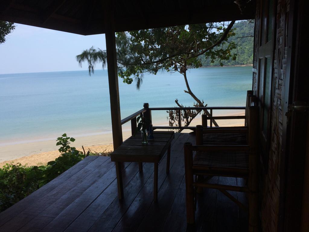 Starlight Beach Resort Koh Phayam Bagian luar foto