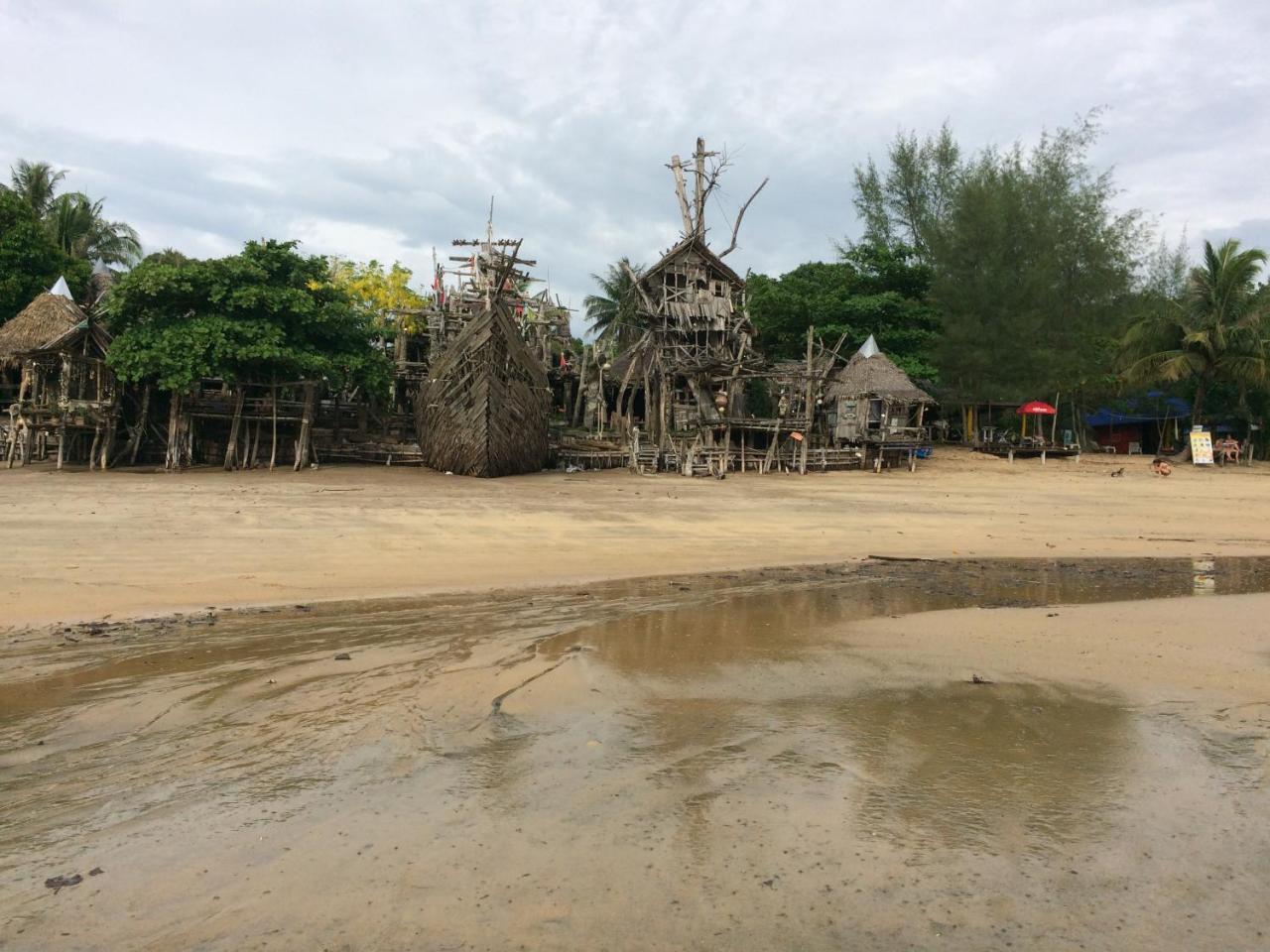 Starlight Beach Resort Koh Phayam Bagian luar foto