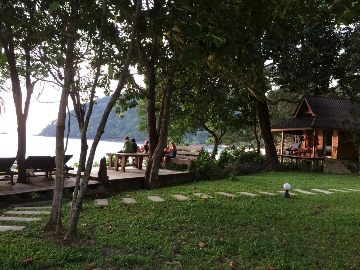 Starlight Beach Resort Koh Phayam Bagian luar foto