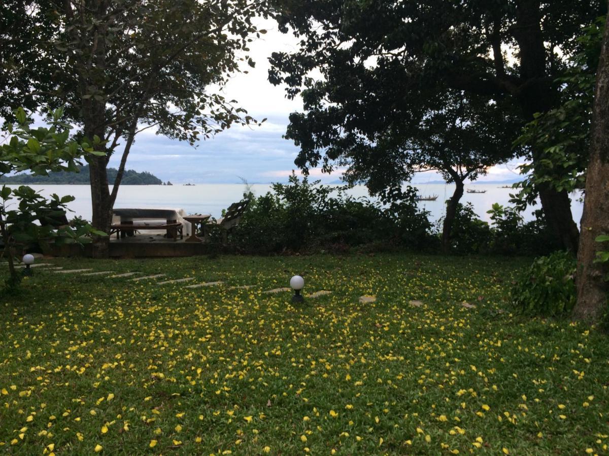 Starlight Beach Resort Koh Phayam Bagian luar foto